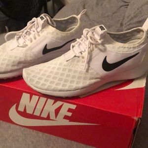 Women’s Nike Juvenate all white sneakers